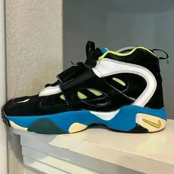 Nike Air Diamond Turf 2 GS Youth 488294-034 Size 6.5Y Black Blue White - Picture 3 of 9